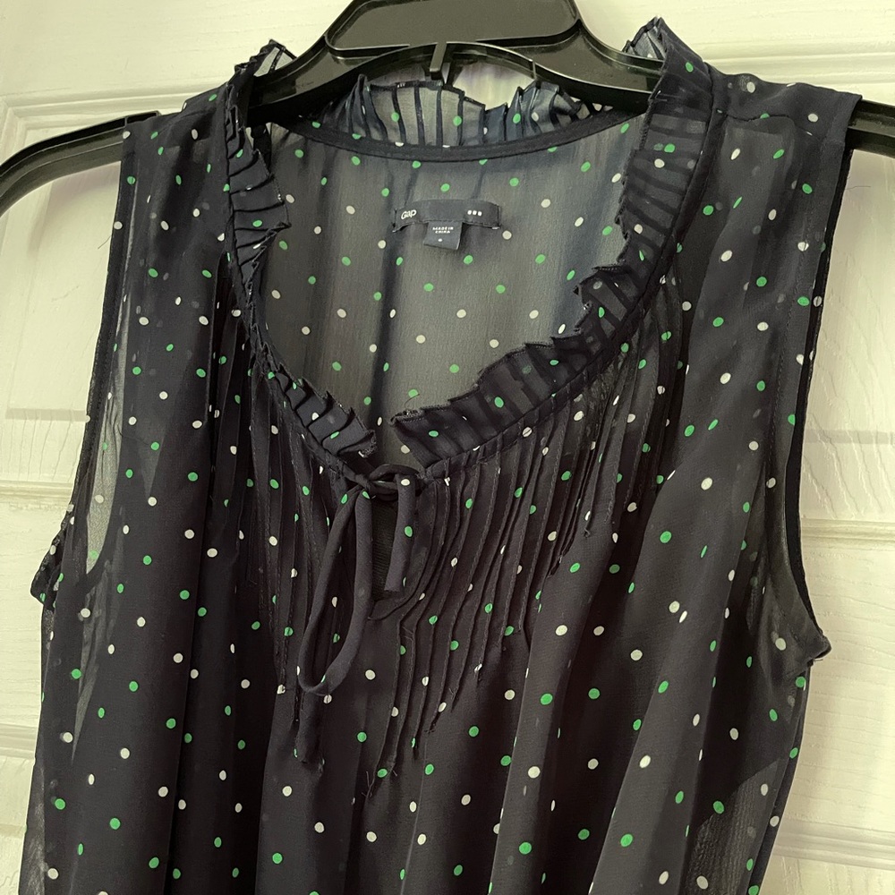 Beautiful navy sleeveless dress!